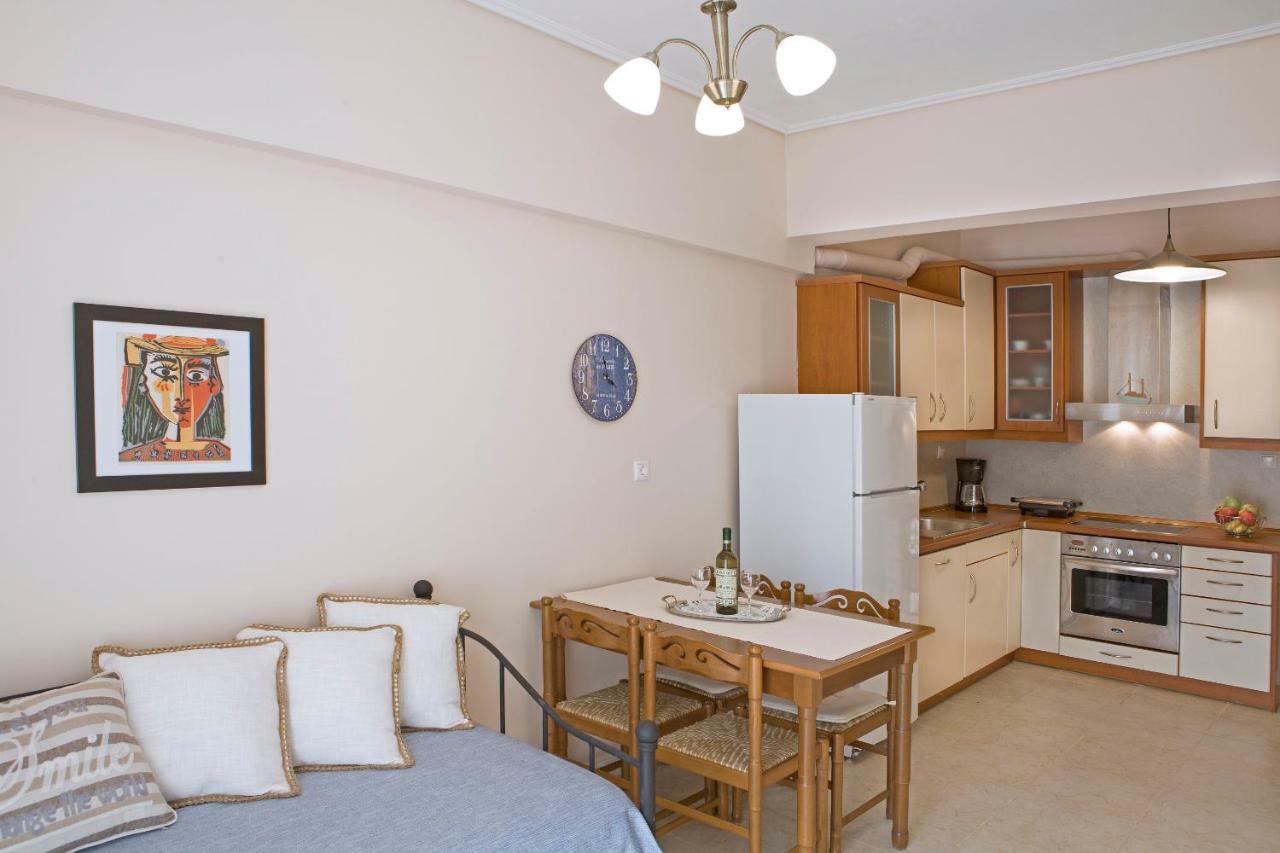 Remezzo Apartments Akrogiali エクステリア 写真