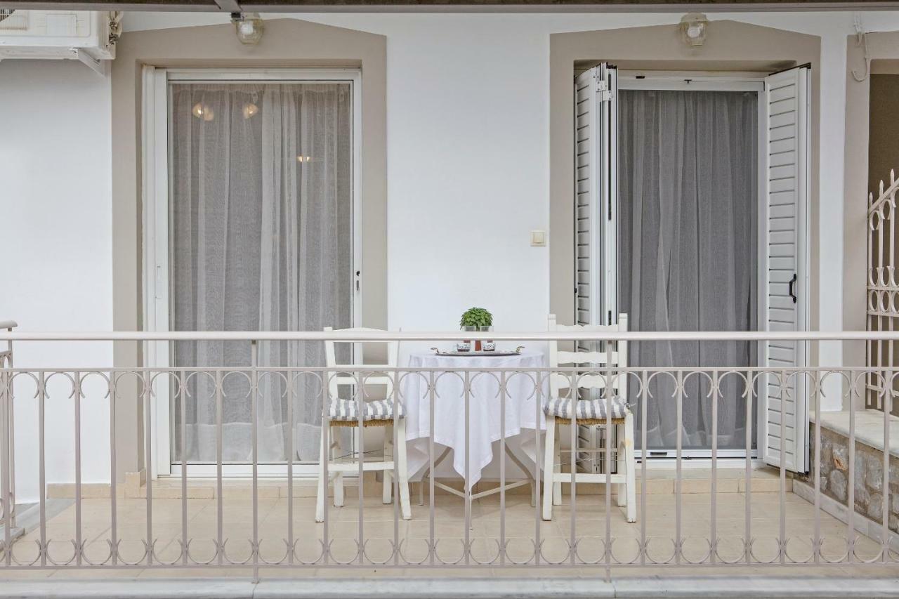 Remezzo Apartments Akrogiali エクステリア 写真